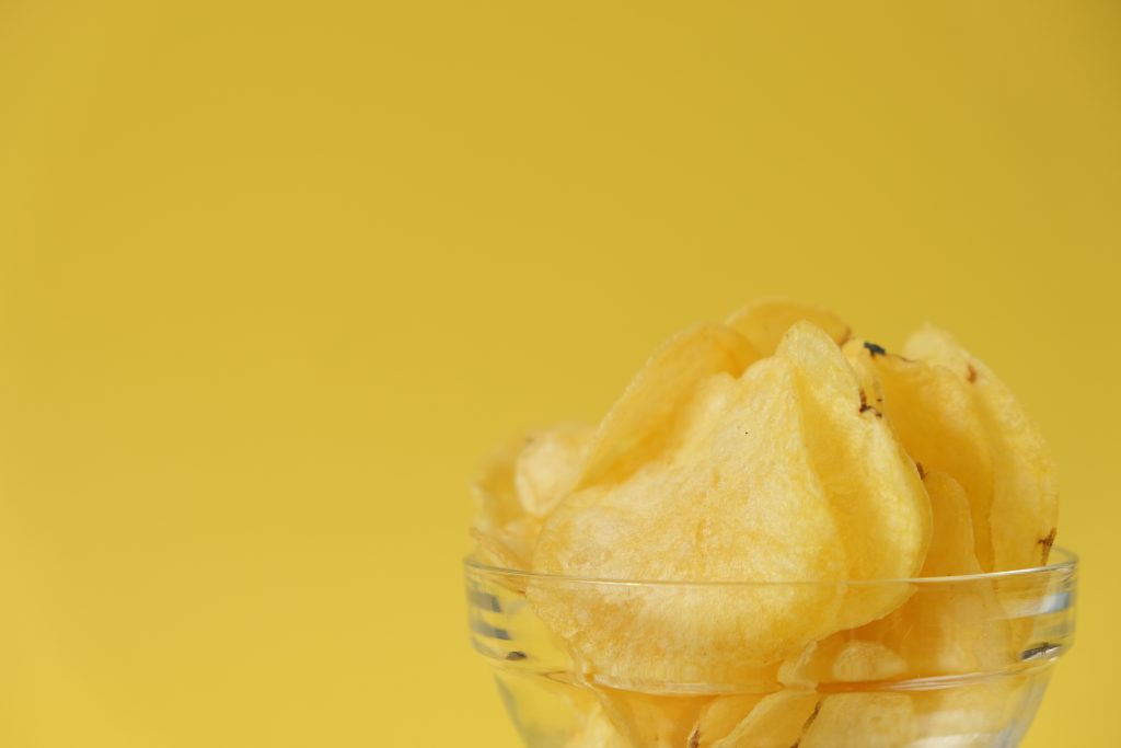 Chipsy i inne przekąski na diecie PKU